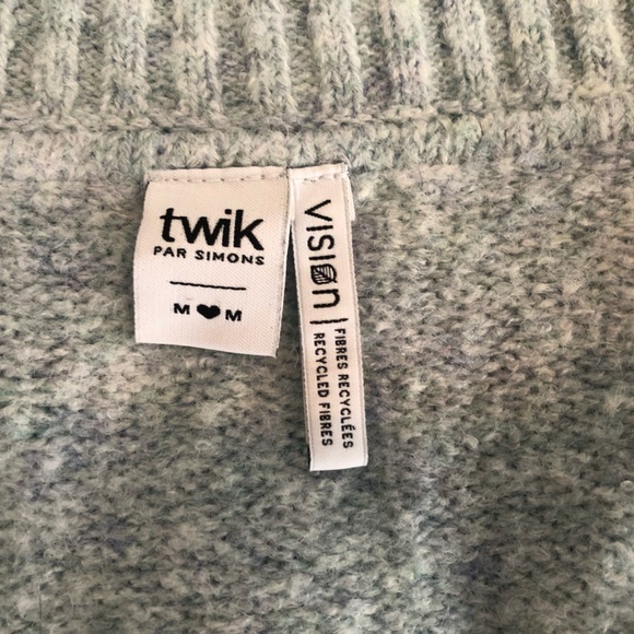 Simons light blue v-neck sweater, size M - Picture 5 of 6